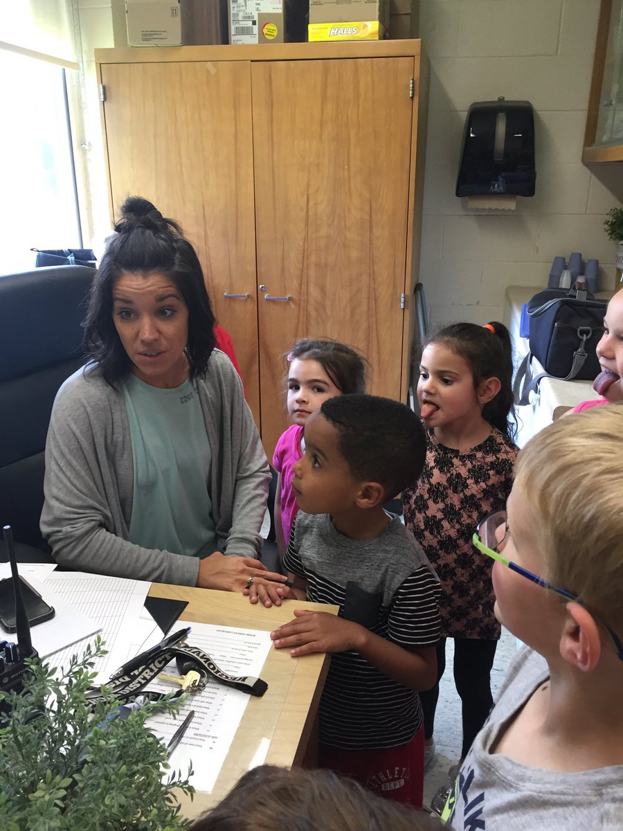 jenjohnjohnson's tweet image. Counting down the days with an ice pop treat in the garden. Our tongues turned a funny color so we visited the nurse. Mrs G said we were fine, just a case of “summeritis”! ⁦@TraKeilty⁩ ⁦@MsStockersK⁩