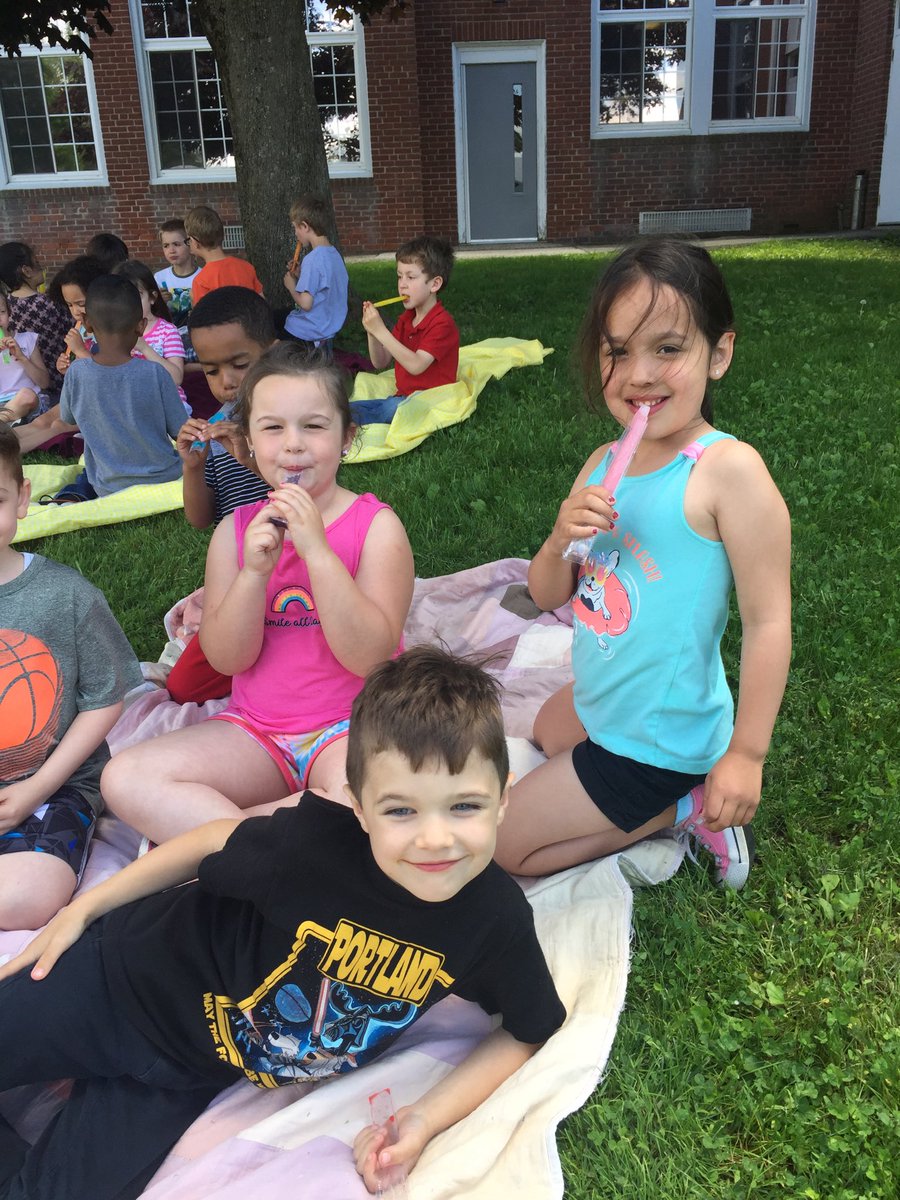 jenjohnjohnson's tweet image. Counting down the days with an ice pop treat in the garden. Our tongues turned a funny color so we visited the nurse. Mrs G said we were fine, just a case of “summeritis”! ⁦@TraKeilty⁩ ⁦@MsStockersK⁩
