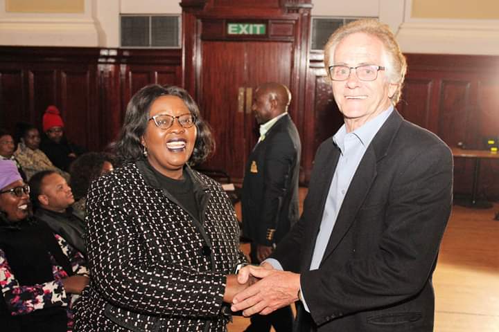 DeputyTourism's tweet photo. Conveying condolences to Zama,the only daughter of former SAWEN Gauteng Chairperson and former Inkatha Freedom Party General Secretary,Mama Sibongile Nkomo on arrival at the  memorial service held in her honour at the Gauteng Provincial Legislature earlier this evening. https://t.co/61gJ4Sg6DI