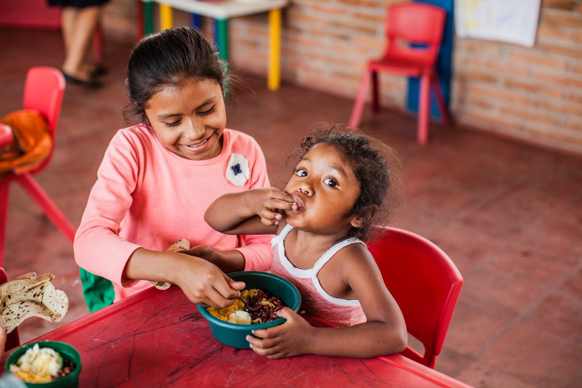 Fabretto's tweet photo. Our school lunches promote a balanced diet following "the plate of good eating" complying with at least 60% of the daily caloric recommendation for each child, with foods of high nutritional value 🍛
#sdgs #worldfoodsafetyweek #nutrition #endchildhunger #food4all #feedthefuture https://t.co/4pUzvB20Yb