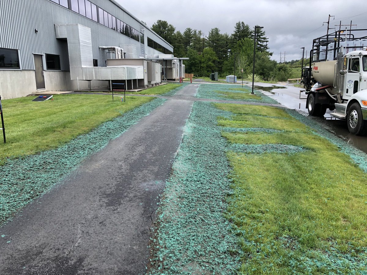 RyanLyford1's tweet photo. Westbrook. Idexx. Finished a lawn mix from earlier this week. #Hydroseeding #TurfSmith https://t.co/yzOINZNVyy
