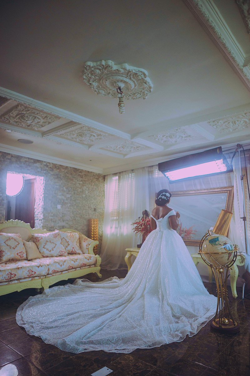 Peruzzi's tweet photo. HUNCHO For My Area, So I For Like Give You Your Own Crown 👑 https://t.co/Spf62jAzjI
