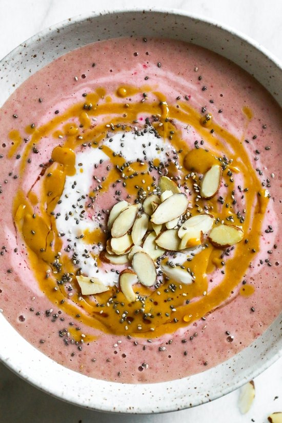 Add your favorite type of nut butter to your next smoothie bowl for a healthy boost of protein and a creamy texture! To see this five-minute recipe, visit: bit.ly/2HPizT1