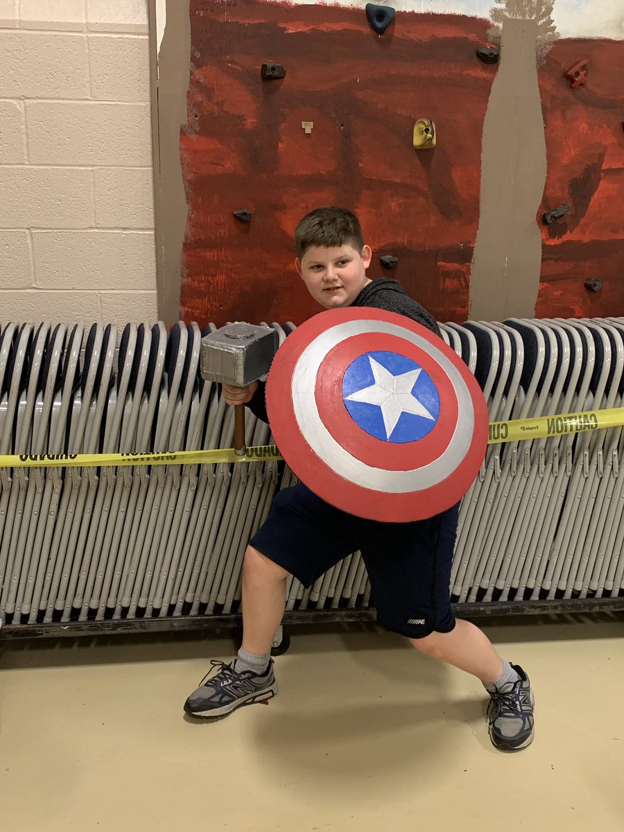 bookladyD's tweet photo. #LMSCapstone Gallery Walk Year Two: just when you thought they couldn’t surprise you any more... @DASD_LMS @JonathanG_Ross @MrDoc_LMS @mrsconlen @DASD_DrWiedlich @orth510 @Brightn2Inspire #lionnation #DASDPride https://t.co/O45rixDI1H