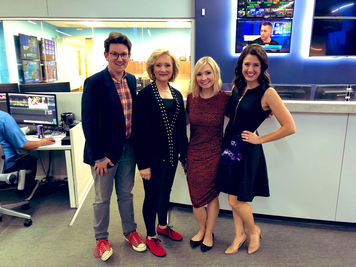 laceylett's tweet image. Soooooooooo excited to see Linda again for the 70th anniversary! #KFOR4