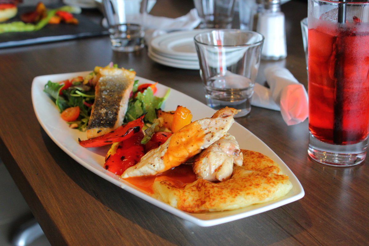 RamadaJPResort's tweet photo. Tailor our all-inclusive meal deals to match your reservation. Enjoy breakfast, lunch, and dinner each day of your stay at Ramada! It’s so much easier to save with this Ontario getaway package and dine on-site with our meal deals. #RamadaJacksonsPoint https://t.co/AgAFsNksgS
