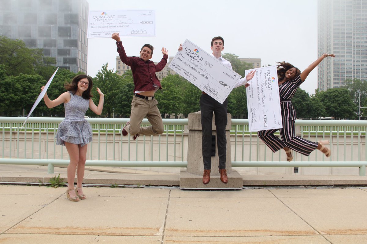 gmcnuttplans's tweet photo. Today’s @ComcastILLINOIS @ComcastNBCUCI #LeadersAchievers Founders Scholarship winners are jumping for joy @msichicago. They each just received an additional $3k to support their educational endeavors. Congratulations! https://t.co/QJooH04VMM