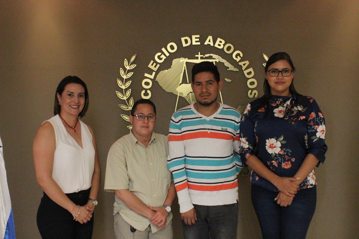 ColAbogHN's tweet photo. Comité de Diversidad Sexual de Honduras #CDSH realizaron una reunión con la Presidenta del #CAH, Anny Ochoa, con el objetivo de firmar convenio de entendimiento para formación de abogados en los diferentes Capítulos a nivel nacional en temas de diversidad sexual y género. https://t.co/IQtgpCgJWo