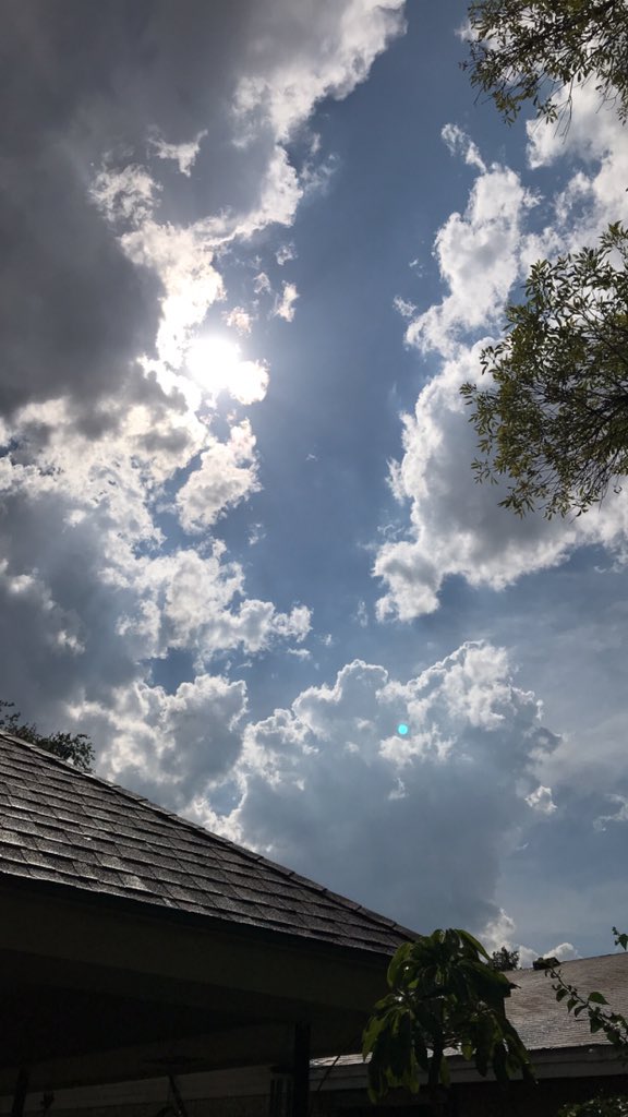 eyeluvmusic98's tweet image. 06.06.19
⛈ #summerthunderstorms #clouds #summerrain ☔️🌧