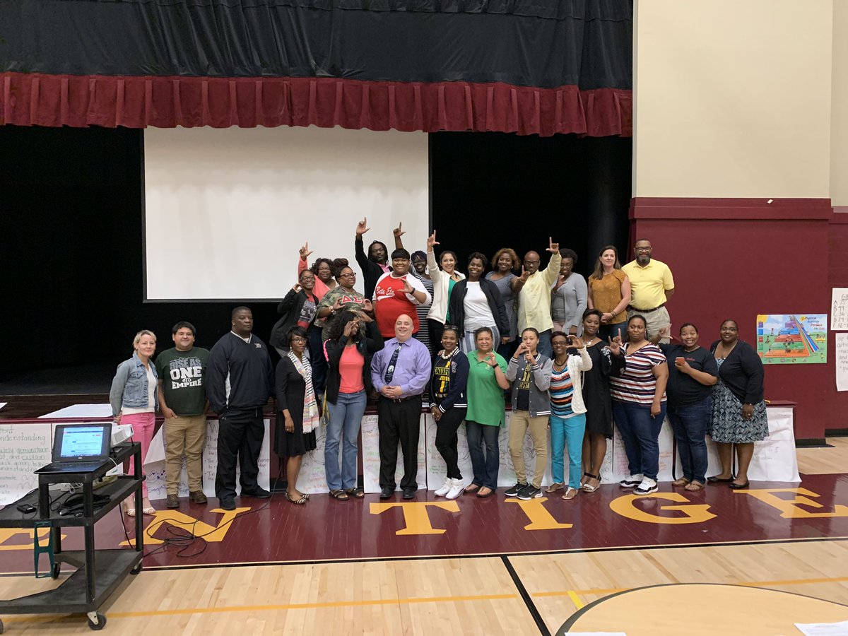 KeshiaKaryotype's tweet image. Last Day of SREB teacher training on content literacy! #TeachersNeverStopLearning #PreparingForOurStudents  @theleegenerals @gwcwolverines @crossing_park  @JDVolunteers @srebeducation @MPSAL @AlabamaDeptofEd @gwcwolverines