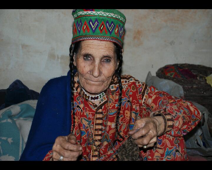 shahnizari's tweet photo. Age is just a number, when one is young from heart and soul, 
Old lady from Yasin valley of Ghizar district, 
    people of Gilgit baltistan are known for thr long and healthy life span, 
#YourShotAdventure https://t.co/SHaf6y9MS7