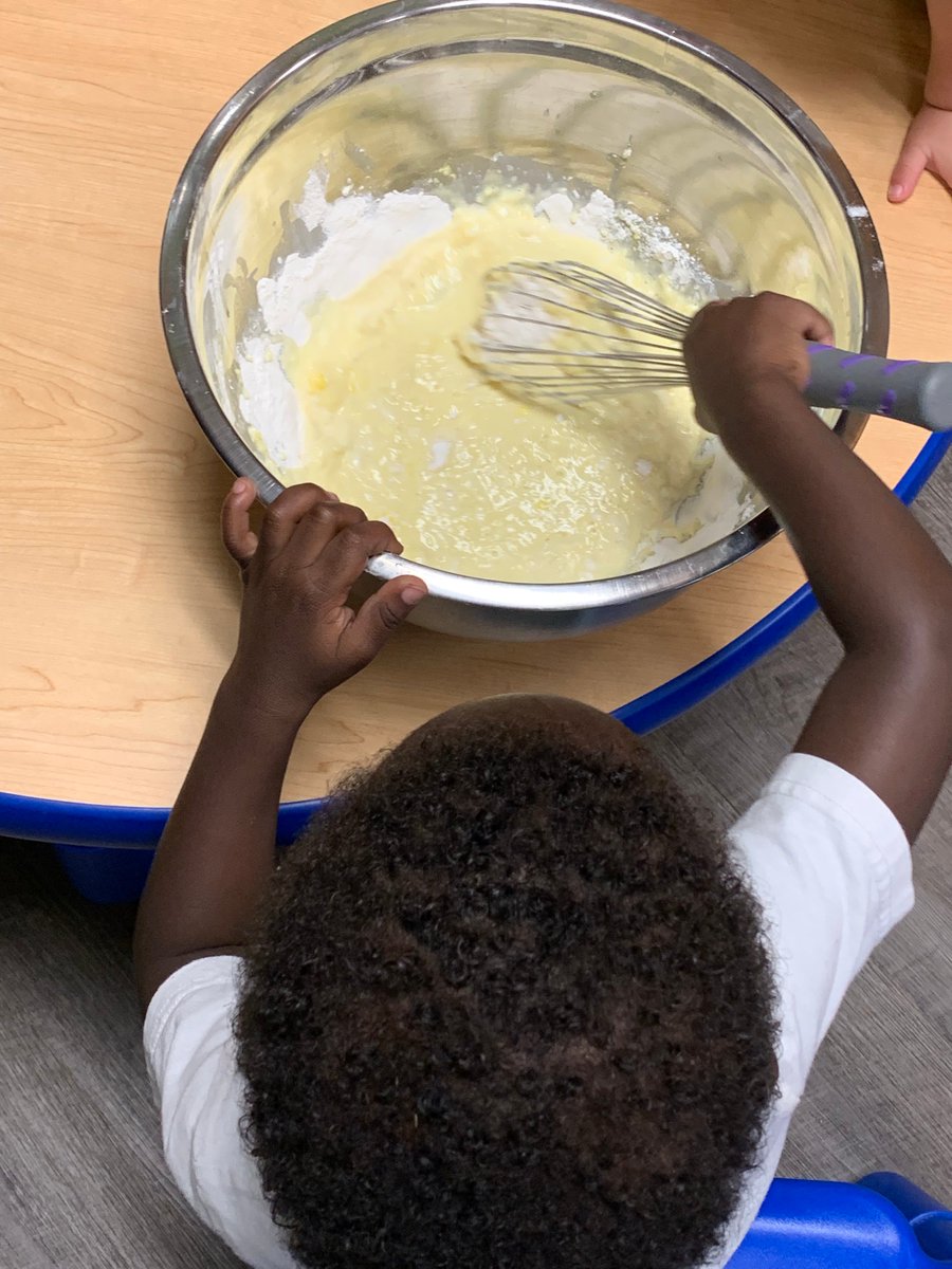 TGS_MagnoliaTX's tweet image. Today in the Kids Kitchen, we baked German Pancakes! The children had a really nice time measuring, stirring, and counting! Who knew baking would be so fun and educational!! #GermanPancakes #KidsKitchen #LearningThroughBaking #LittleChefs #TeamWork #EnrollToday