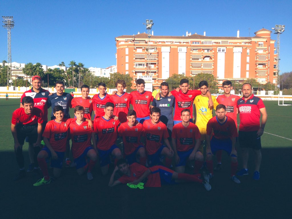 jmisanchez's tweet photo. Quien haya remado lo sabe... ⚽️💪 #viveporloqueteilusiona #tobeacoach
#juvenilB #futbol #grandes👏 https://t.co/ASDX5H2Klx