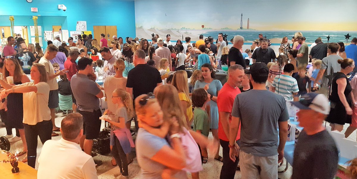 CookePrincipal's tweet photo. Another fabulous Young Authors' Night! Love the joy of students sharing their stories! @BeachSupe @CookeesLit @CourtBoyce18 @WTCookeSchool https://t.co/laZLL48Pqn