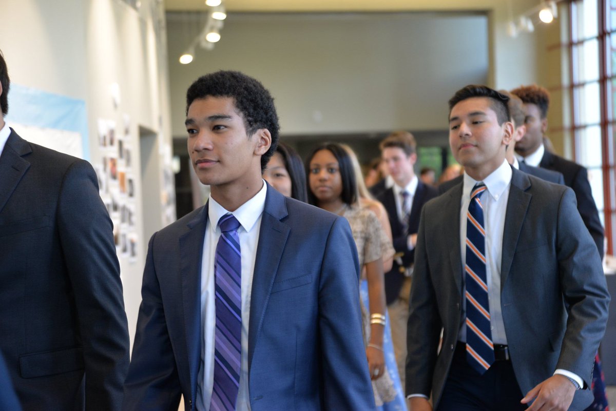 PotomacSchool's tweet photo. Here comes the Class of 2019! Tonight – Baccalaureate Night – is a special time in which seniors come together for one last evening of music, readings, speeches, and memories as Potomac students. We're so proud to honor them this evening. #PotomacBaccalaureate #PotomacUS https://t.co/tLJZFrp8ZL