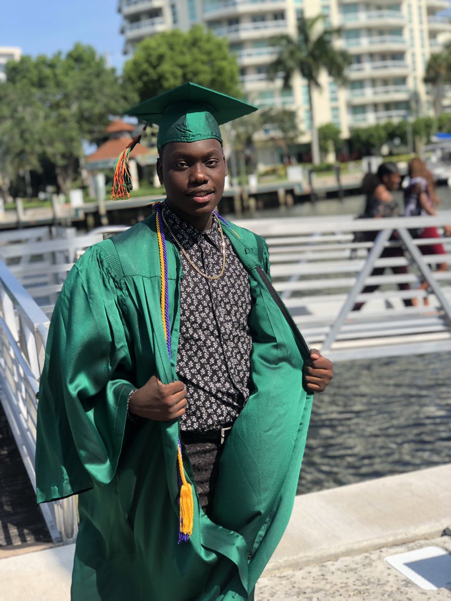 1804_ruby's tweet photo. 🐯💚🧡 #graduation2k19 #ClassOf2019 #TigerPride #FAMU23 https://t.co/Myf4XsBmnA