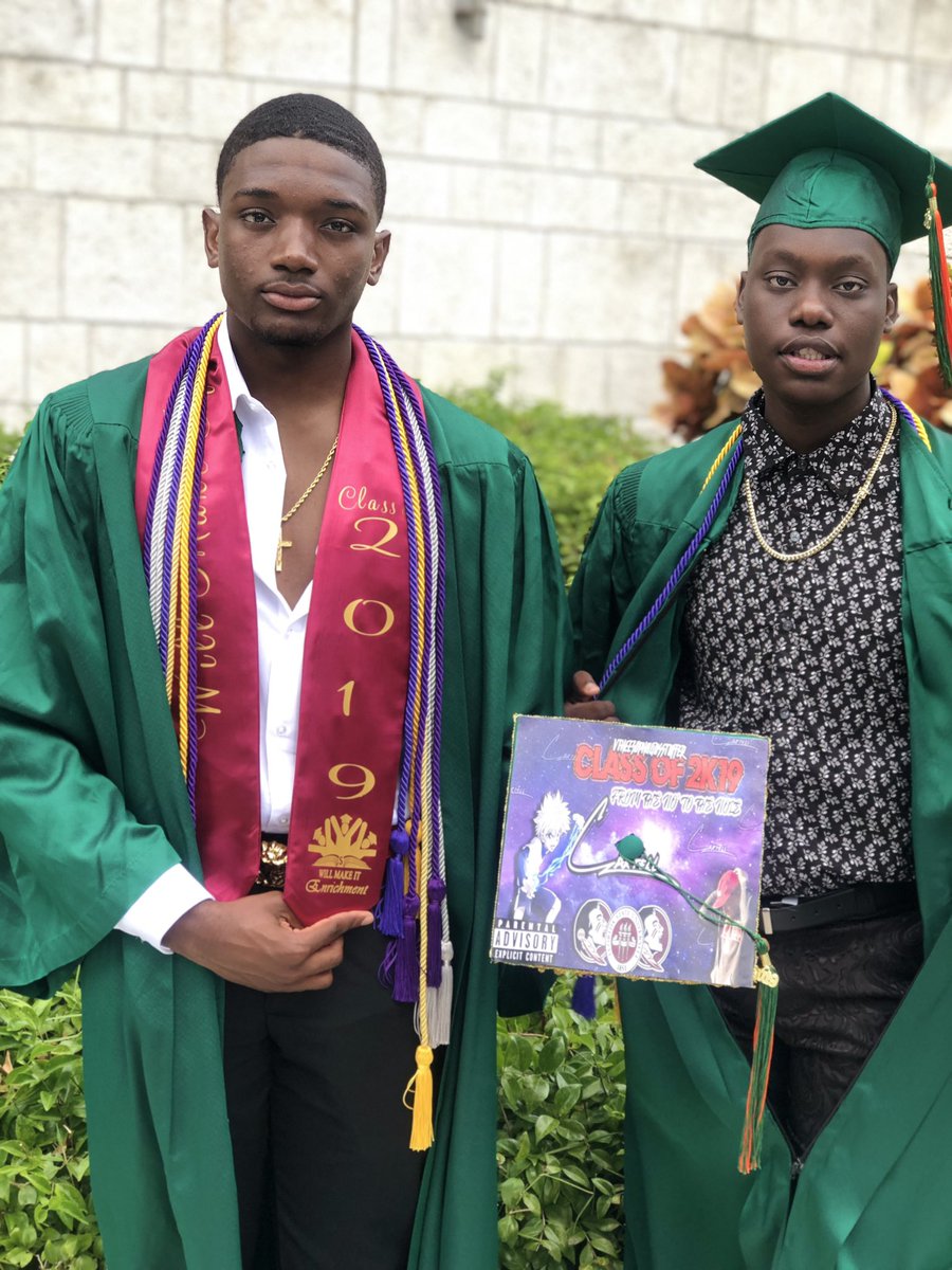 1804_ruby's tweet photo. 🐯💚🧡 #graduation2k19 #ClassOf2019 #TigerPride #FAMU23 https://t.co/Myf4XsBmnA