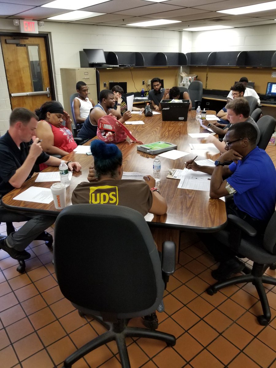 OREPA TWILIGHT CHSP Safety Comitee Meeting #safety is the🔑 @LisaLawless1919 @SamQuinnUPS @jeaninemarie111 @SheilaClaitt @JenMillerUPSer @RBlockUPS @tomperez225 @UPSTrayceParker @RoxAllenUPS