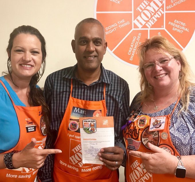 sgaskinshd's tweet photo. Thank You Rachel #TARM SE Region & Mark #MAPM D96 for helping us grow & develop our Advanced DS’s. We appreciate your passion for helping us build the talent in D165. 📙✏️📚#feedtheminds #SEJuggernauts @sherryyaskin @CharlesA_Wilson @AmandaKincadeSE @HomeDepotJames https://t.co/HWU6MhGPWo