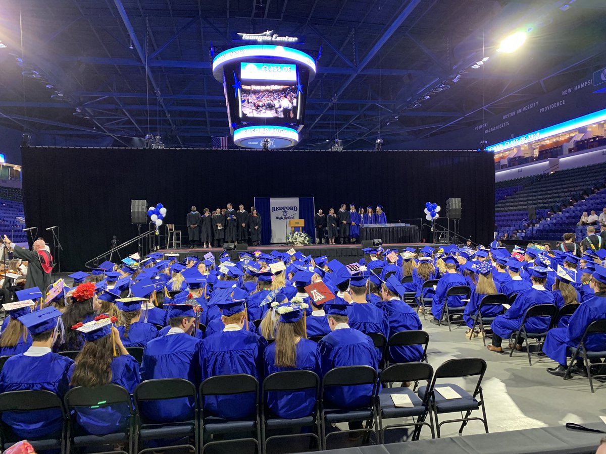 BHSbucscheer's tweet photo. HUGE congratulations to our seniors &amp; the class of 2019 graduating today!! We are so proud of all of you &amp; can’t wait to see what your future holds 💙 https://t.co/4ZqvZzQjZJ
