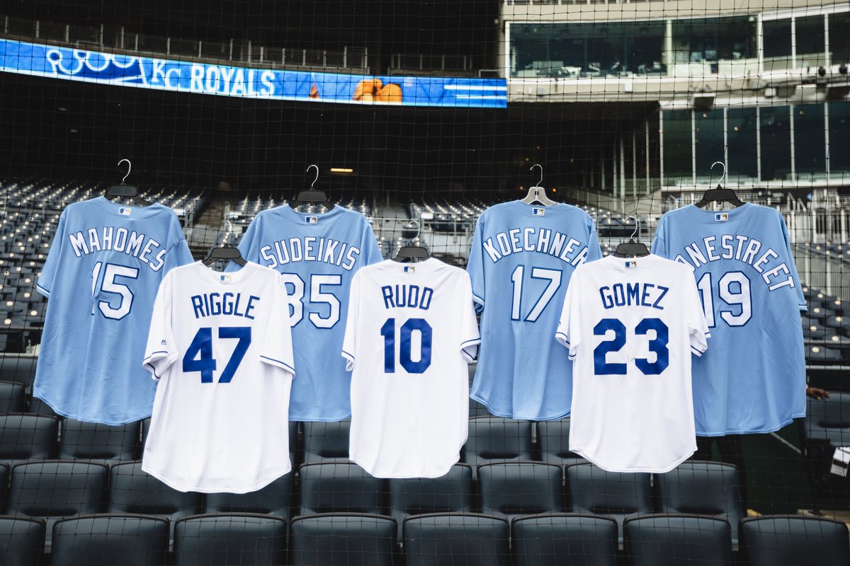 Royals's tweet image. We’re ready for you, @BigSlickKC guests!

Join us for #BigSlickKC Celeb Softball tomorrow night at #TheK. 

👉 royals.com/bigslick