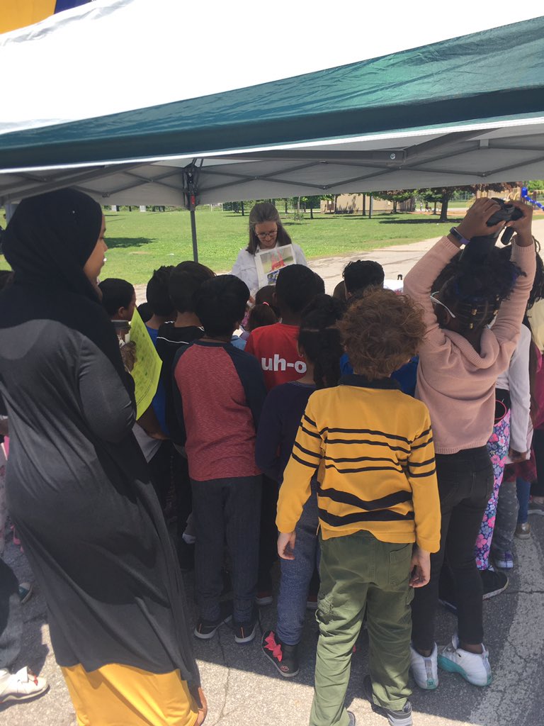 mmewhite217's tweet photo. Big thanks to Karen from @BeeCityCanada for awesome workshops @TOParksandTrees #treeforme...we ❤️ beeeing a #beeschool @MrDWhiteside @TWPublicSchool @schan_tdsb @MauroPaluzzi @MsChen_TW @sawh4kids #geturhandsdirty https://t.co/boPQug1xAk
