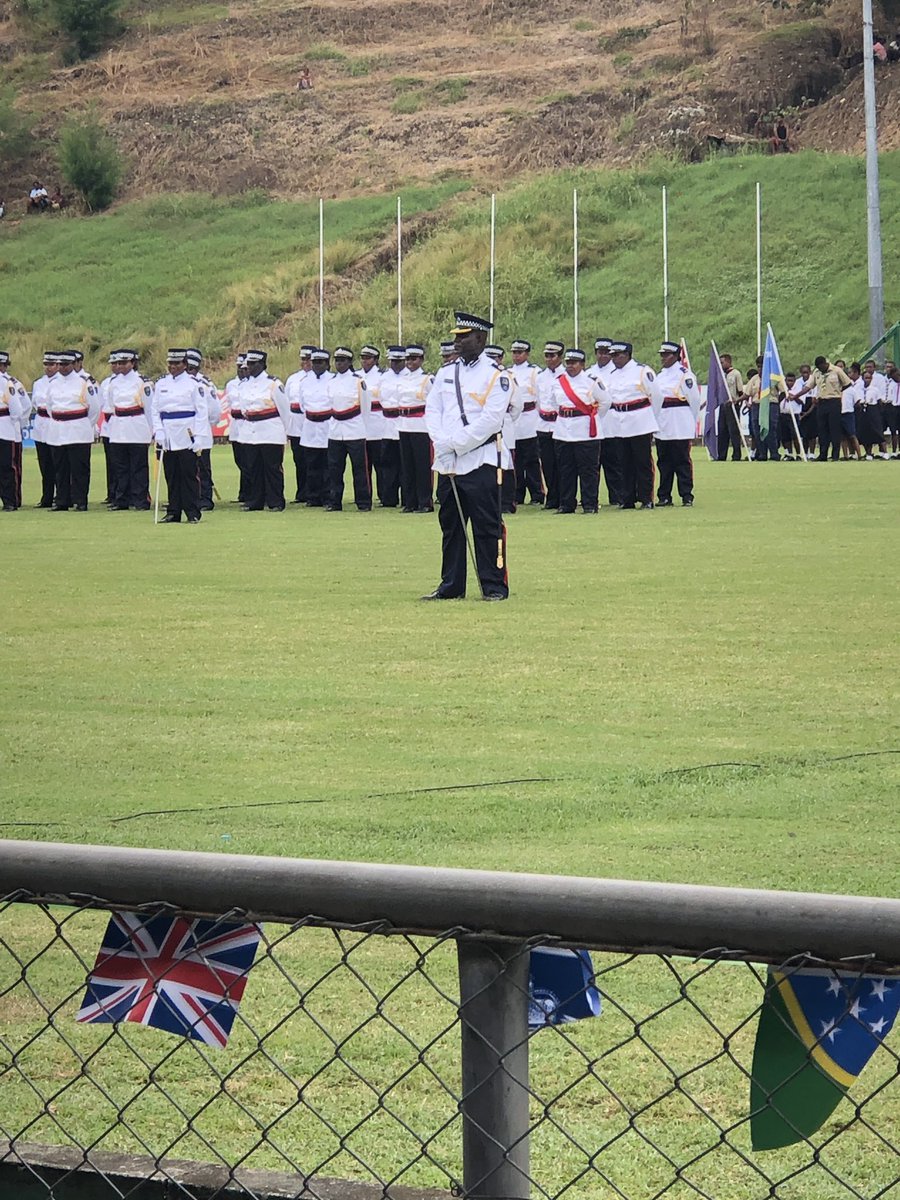 CmdrTanti5's tweet photo. .@AusFedPolice #SIPDP attend Queens Birthday parade. Great day for marching ... for them.
🇦🇺🇸🇧 https://t.co/5nof8WKMxL
