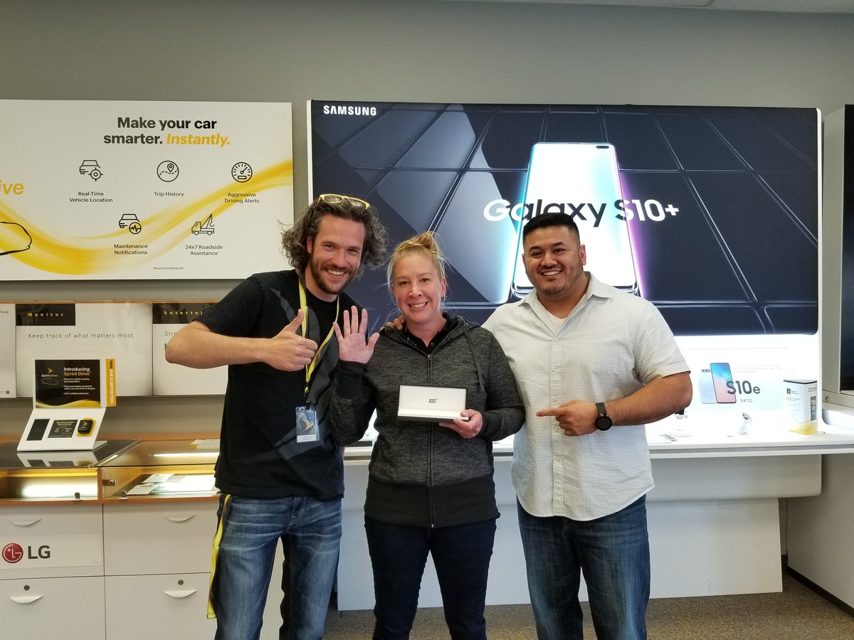 PaulRangel87's tweet photo. Congratulations on your 5 year anniversary with SQUAD &amp; @WL_News @the_sasso &amp; I can't thank you enough for your hard work and dedication! Cheers! @NorCal_WL @wl_byoung @Pkushn @BoiseSprinter @Sprint_Ricky @JamesLeeWC https://t.co/FsPbZ8FjVu