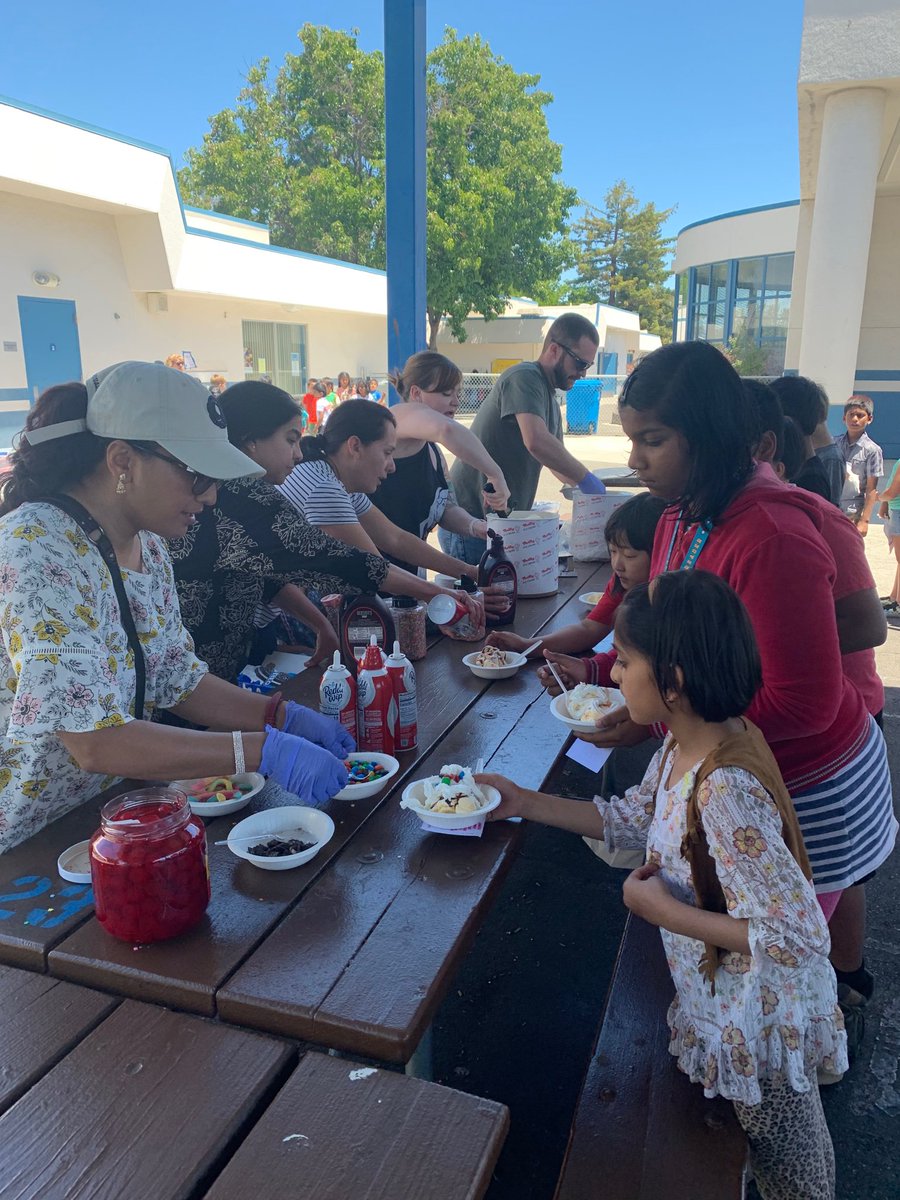 Matsisheteach's tweet photo. Multiplication Sundae Day is so sweet! 3rd graders have mastered ❌multiplication! Thanks to the parents for helping scoop! 🍦🍨@Dvlions #lastdaysofschool2019 #rewardsaresweet https://t.co/IT1OM7HQuv