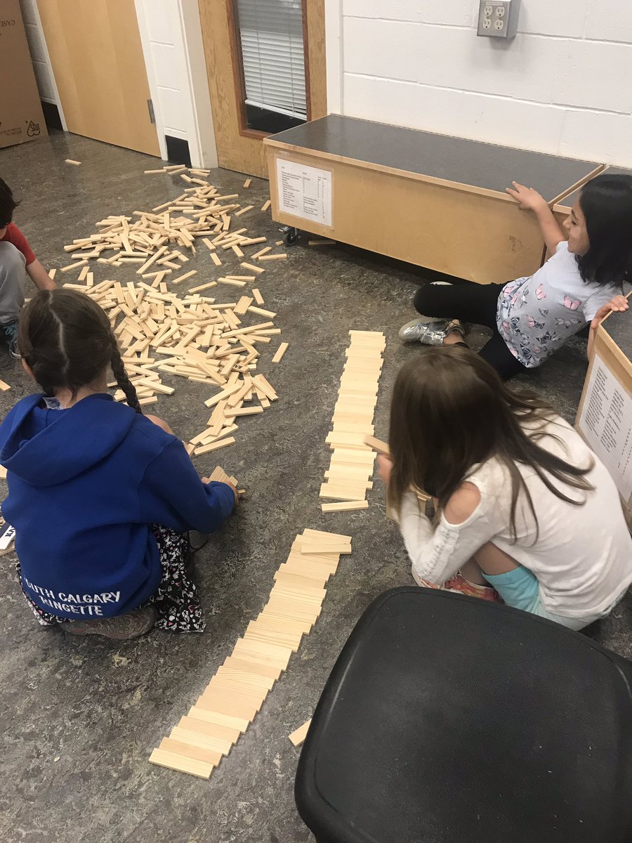 glendalecbe1's tweet photo. Grade 1/2 - Lego, Kapla blocks, Makedo, cardboard and lots of #imagination https://t.co/8XhvsCJYnj