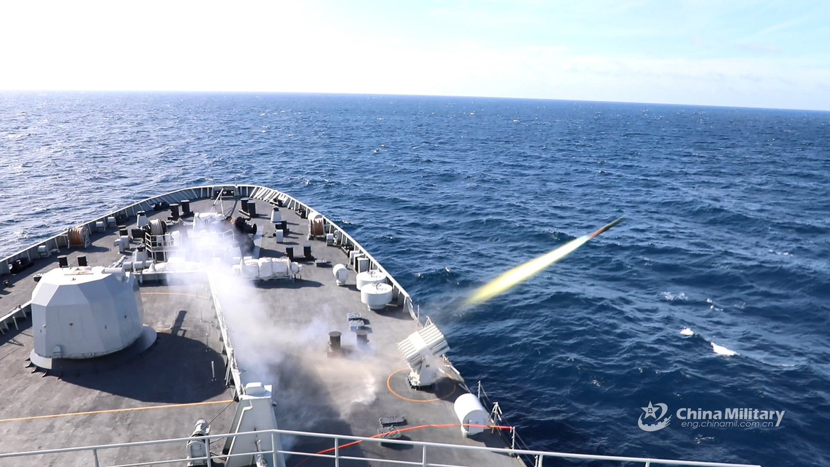 rajfortyseven's tweet photo. #China #STC #PLAN #6LSF
#Amphibious ops conducted with two #LPD #Type71 #Changbaishan #989 & #Wuzhishan #987.
Release of #LCAC #Yuyi, smoke screen & jamming shells seen in hires pics. https://t.co/ZQCHXgApyT