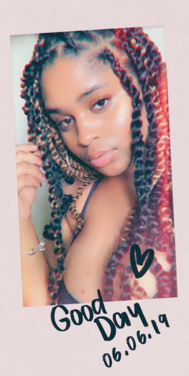 LXLUCCIFER's tweet photo. clear skin says “haiii” 😅 https://t.co/IfcThoMPYy
