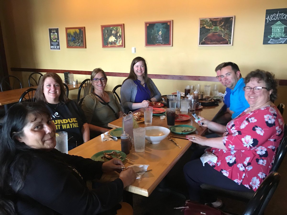 ChadOlson12's tweet photo. MASFAA group dinner at SI/LS! #masfaameup #mymasfaa https://t.co/Jf9KoYWIuJ
