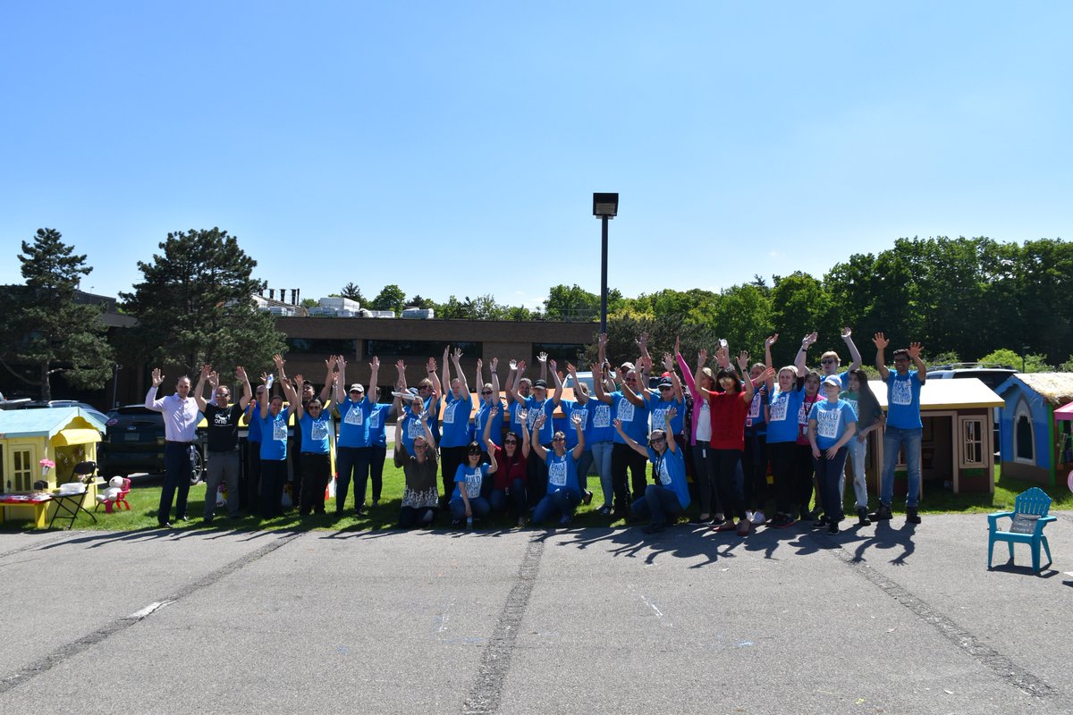 HabitatHMD's tweet photo. And just like that our 3rd Annual #CUMISPlayhouseBuild is in the books! Thank you to all the builders from CUMIS who took part in this amazing event. We can't wait until next year! @The_Cooperators
#PlayHouseBuild https://t.co/QYTeCv11PV