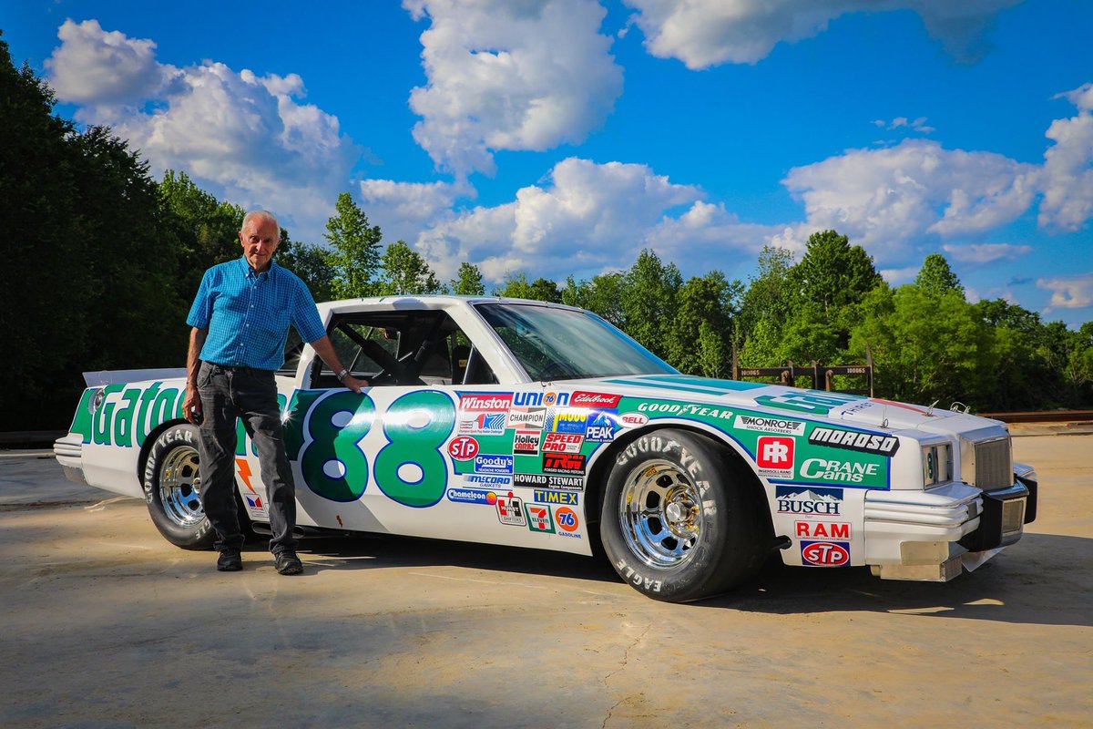 alegraGT3's tweet photo. @RustyWallace Do you remember who this is? I found the car in St. Petersburg, Fl. I had Bill Rhine restore it for me. https://t.co/MLFKmhF9ag