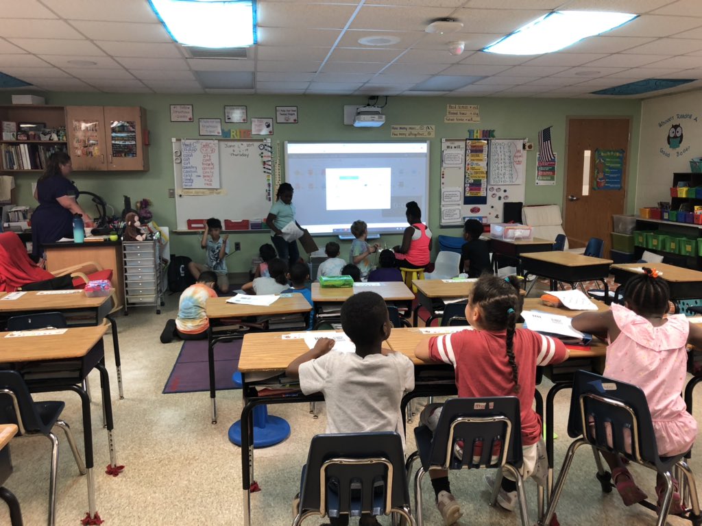 BednarikTerri's tweet photo. Hard working 2nd graders in Ms. Thaden’s classroom prepping for their 4th quarter Math Assessment. Using tools to support knowledge and abilities! #AACPSAweome #aacpsmathematics #smartkids @BrockBAACPS https://t.co/wYj3R8OmsU