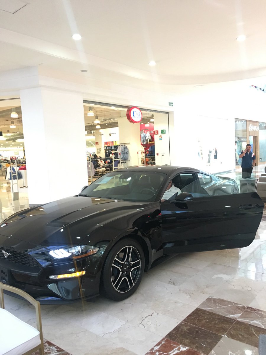 grupo_surman's tweet photo. ¿Ya conoces el nuevo #Mustang2019?
Visítanos en el #AutoShow19 en Galerías Laguna, te enamorarás. 😉 #Ford #Surman #PuedoMás https://t.co/xmEYGdVKlL