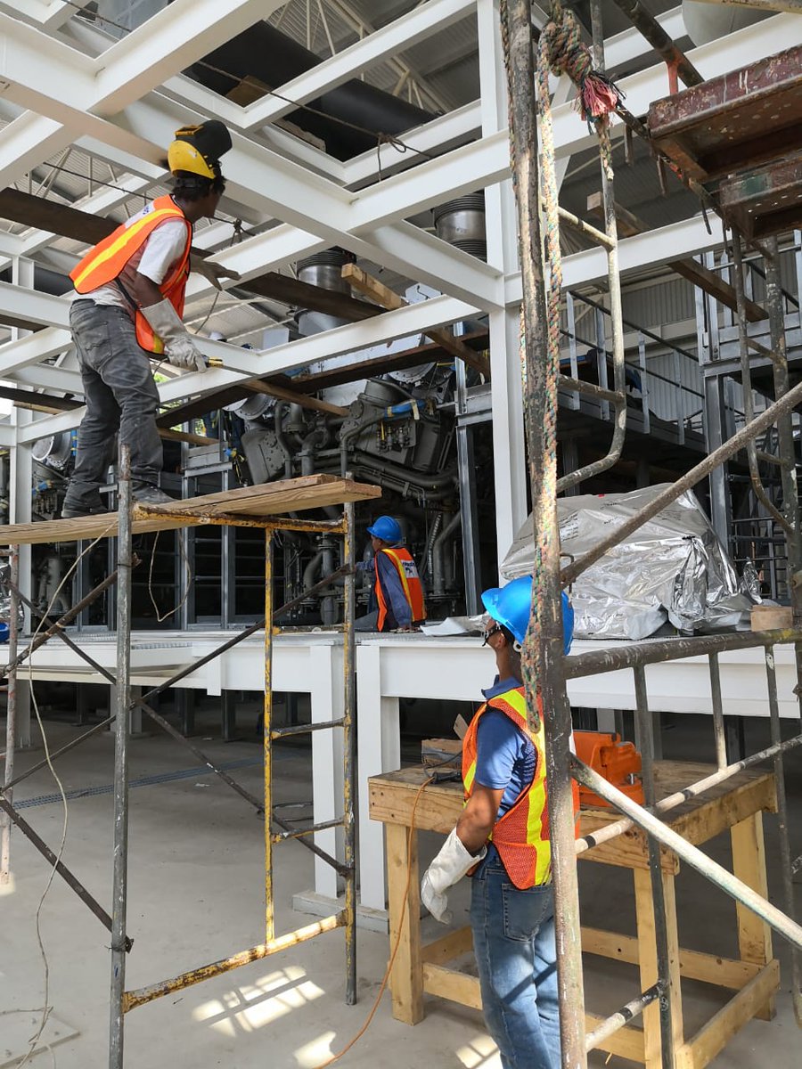 FTAtlantida's tweet photo. Se mantiene a paso firme el trabajo del personal técnico para la finalización de la instalación de la nueva planta térmica La Ensenada.

¡Se espera que la misma comience a generar en el presente mes para terminar así con los apagones en la zona del Litoral Atlántico! #FTAtlántida https://t.co/WM4gJl5XPD