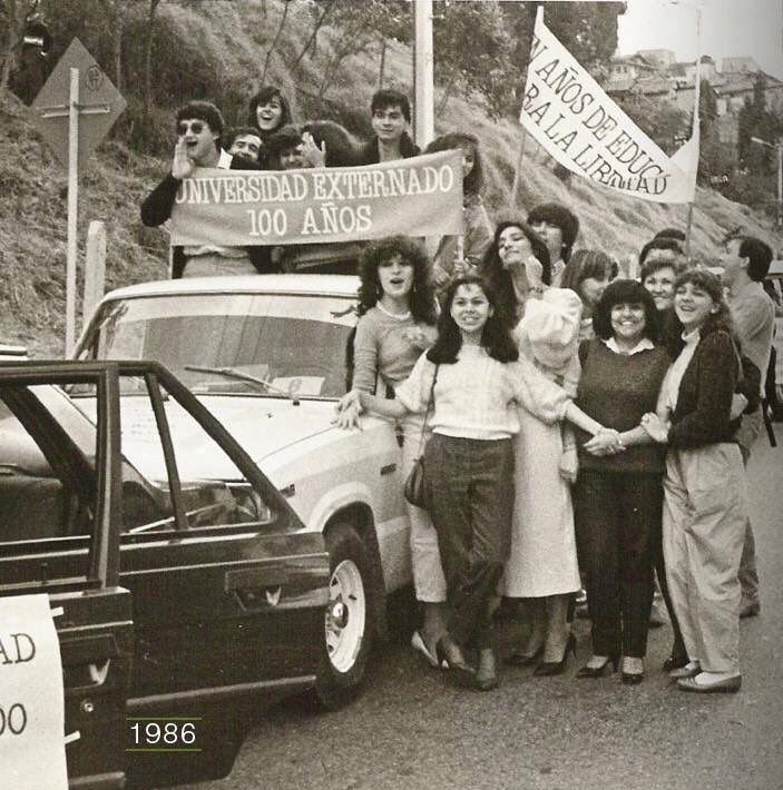 Caravana en los 100 años de la <a href="/UExternado/">U.Externado</a> #RecuerdosdelExternado