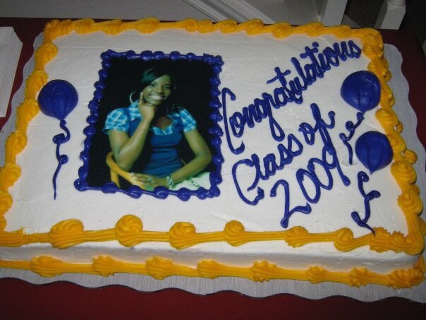 e_lee_see_uh's tweet image. On this day ten years ago the first graduating class of @ManvelHS graduated! #ClassOf2009 #HokaHey @ManvelMajestics ❤️💃🏾