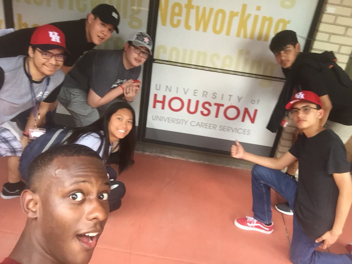 ArchiePolo's tweet photo. @UH_UEP student service center 1 in this building you can find university career services And C.A.P.S. And the amazing UEP office #findUHway #summerbridge #scavengerhunt https://t.co/FpyYzonU9k