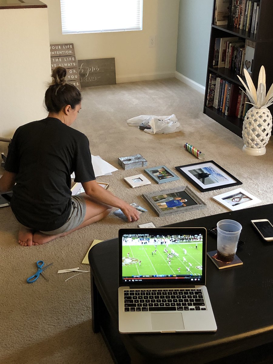 CoachAHarrell11's tweet photo. We all have our vices @alliD7 #AlwaysStudying #AlwaysDecorating https://t.co/yd5HTxif2F