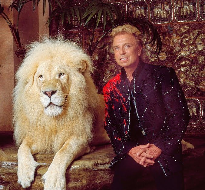 LasVegasLocally's tweet photo. Source: Legendary Las Vegas magician Siegfried Fischbacher had emergency heart surgery 3 weeks ago, while on a visit to his home country of Germany. He's now back in Vegas recuperating with his partner Roy Horn. https://t.co/diZlwj6nTD