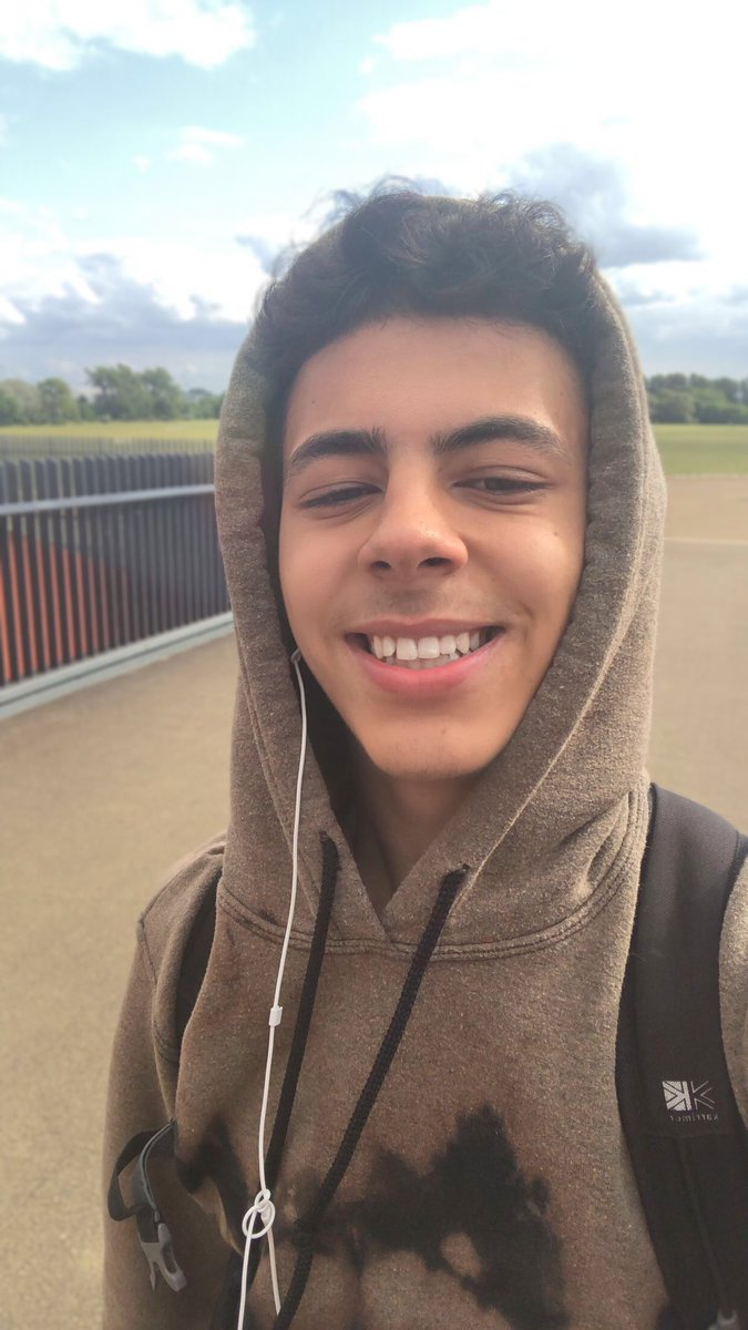 AaronMartyn12's tweet photo. #LoveisIand2019 
Joe when Tommy chooses molly-Mae over Lucie: https://t.co/ya9E5LK8ON