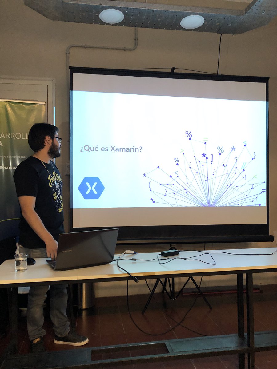 ClubCorrientes's tweet image. #VisualStudio2019Launch en el Club. Con muchos desarrolladores, estudiantes y profesionales. 💪🏻👨🏻‍💻👩‍💻 vanos por más proyectos tecnológicos!