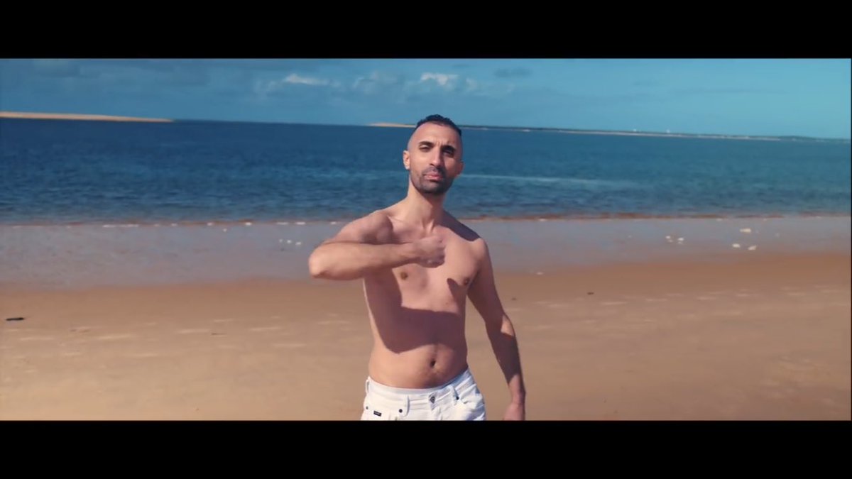 khe_niss's tweet photo. A chaque debut d’été on le droit a un clip chemise torse nu ya eu @MaesOfficiel, @koba7binks et @100Blazeoff et bien sur le seul et unique king meslim91 avec PALALALALA https://t.co/76PKgDTCOe