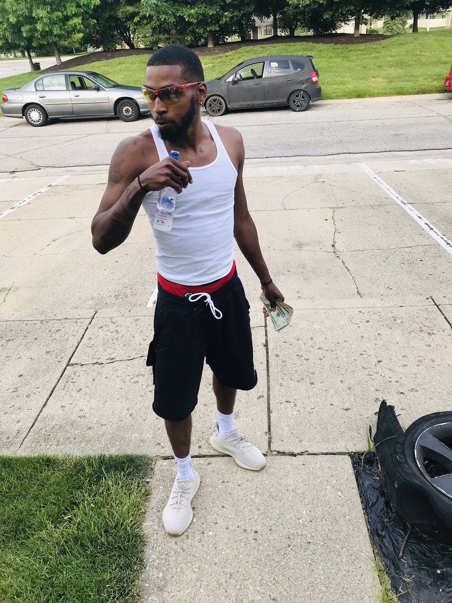 biindresterr's tweet photo. ay tho im loaded then ah mf😂#free223 https://t.co/jxyWaA9dm4
