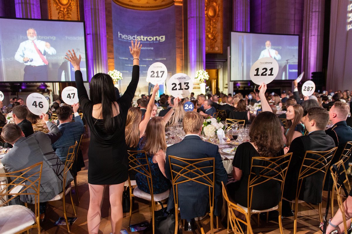 HeadstrongProj's tweet photo. Thank you to our host committee, all of our sponsors, and those that came out last night to help continue funding our mission. We can’t thank you all enough for your support &amp; commitment to funding mental health treatment for those in need!

#Veterans #MentalHealth #GetHeadstrong https://t.co/kxfPvy6pb9