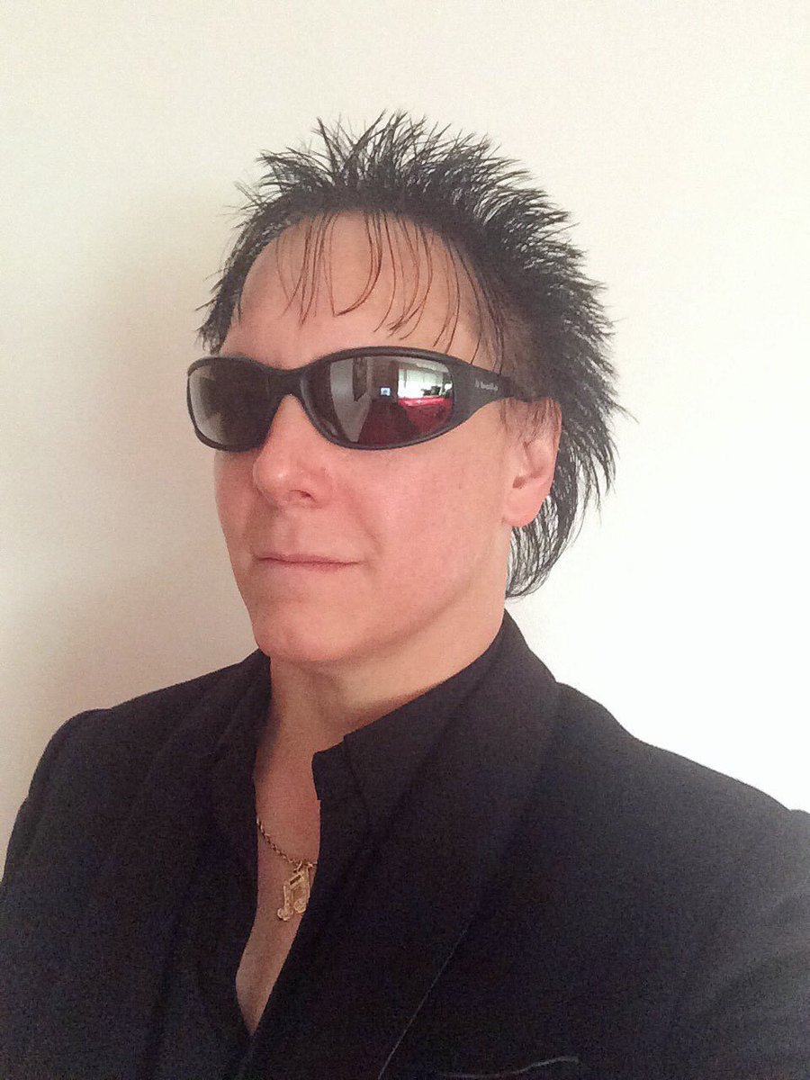 Real_DARGI's tweet photo. A #Happy #Bright #Clear #NationalEyewearDay From #MyFamily and #BLACKONBLACK #Music #Crew 2Yours❤️
Thanks 2 #Bolle #Persol #RayBan #KeepItShadyBaby #StaySexy #Fly🕶 #BGood21Another♥️ #BFunky #Sly #Fly #BCool🎵😎 https://t.co/kpFOh3QxUa