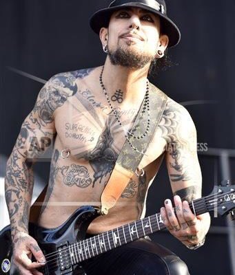 lee0969's tweet photo. On this day in 1967 Dave “The machine” Navarro is born in California.Happy Birthday Dave..Have a listen to Janes Addiction👌#JanesAddiction #InkNotMink #RHCP #DaveNavarro @SkamanD14 @BrookeED0217 @FleegleJason @FatOldAnarchist @brunstead @nikidoog @jillwebb2005  @Punkasfuck1965 https://t.co/5SceoKhSzL